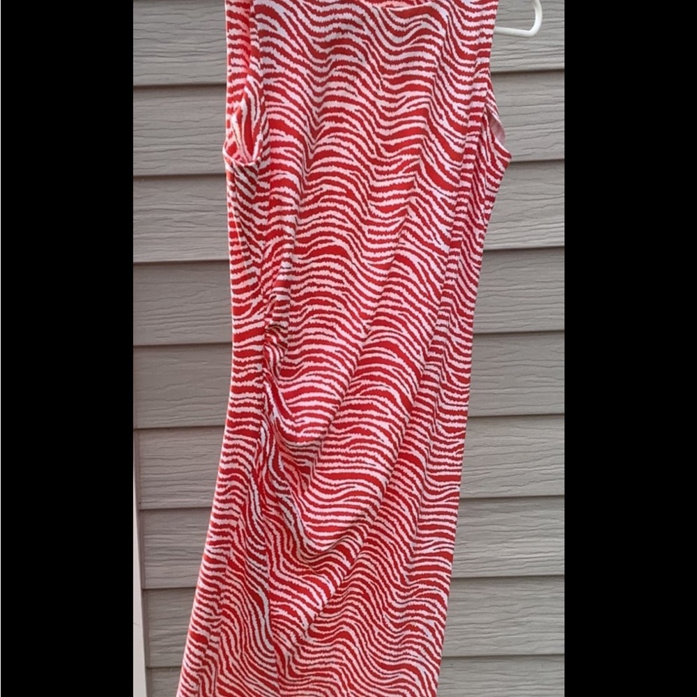 J. McLaughlin Red & White Wavy Stripe Shift sleeveless